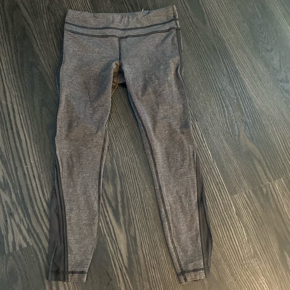 🍍LULULEMON LEGGINGS🍍size 6🍍Q-2